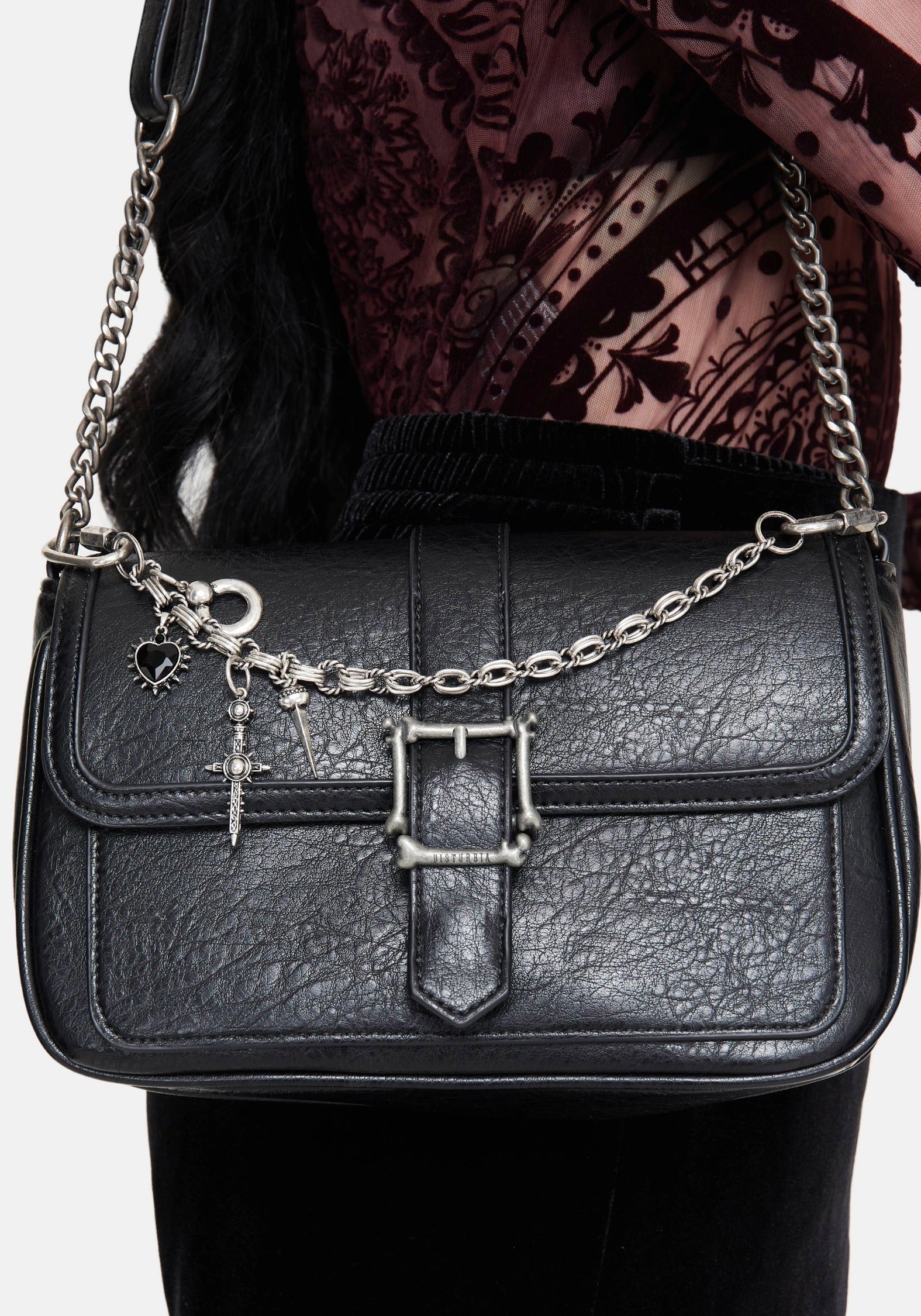 AC3879_VELENABAGCHAIN_3CROP.