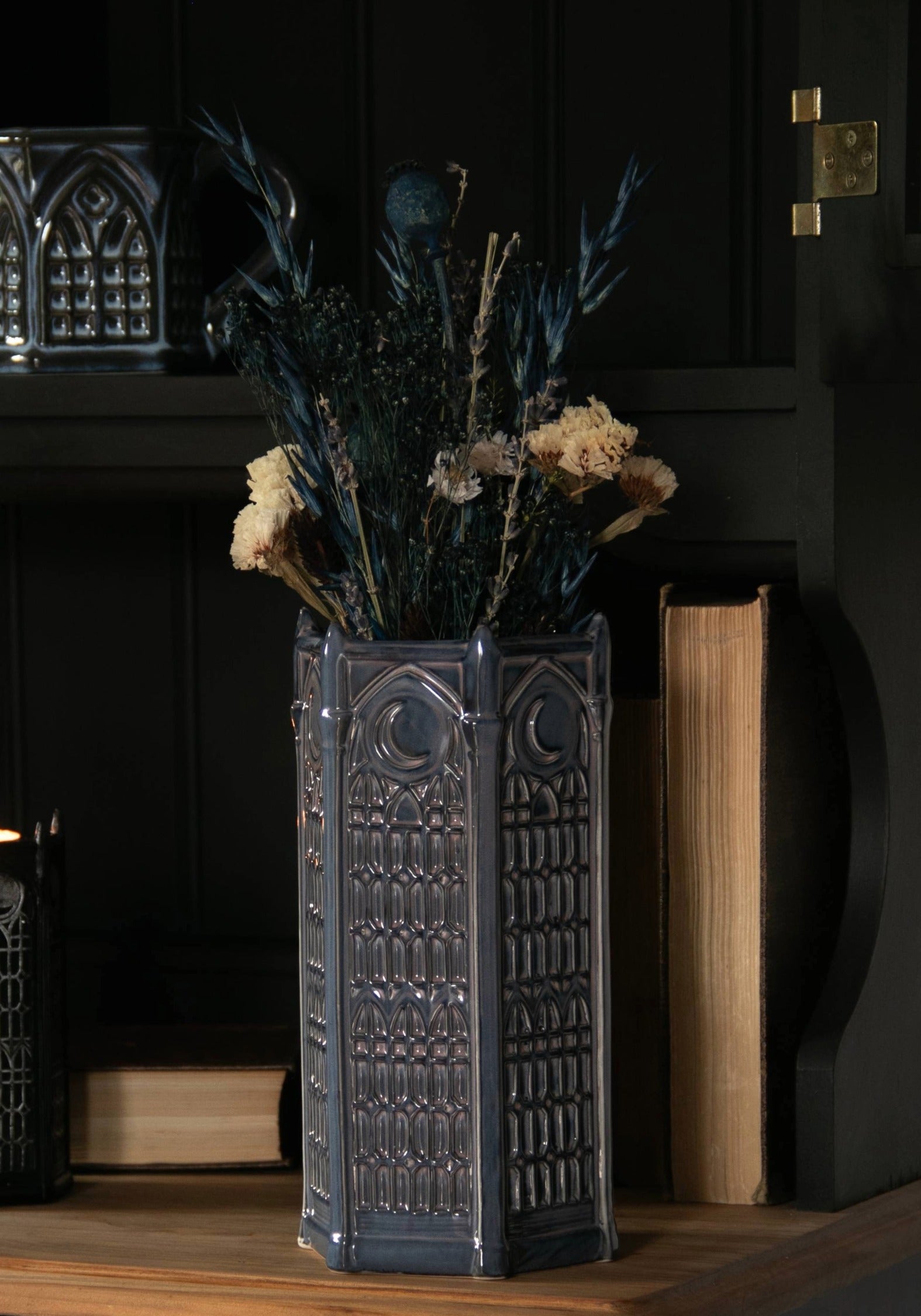 Noctelle Cathedral Vase – Disturbia