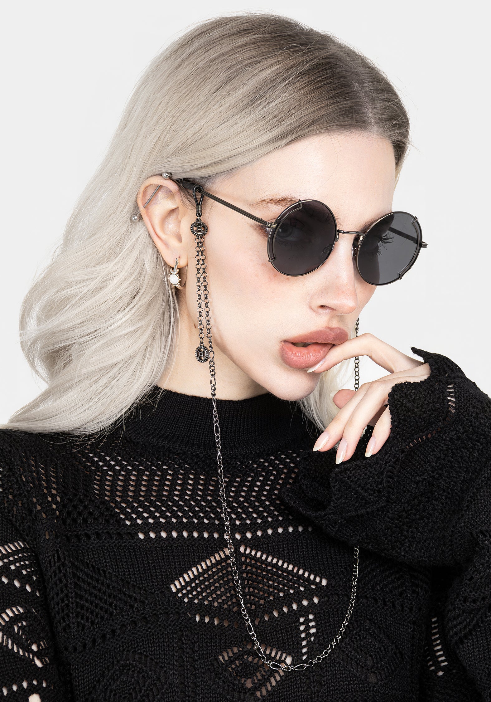 goggles round Emilie Round Sunglasses with Chain | Disturbia