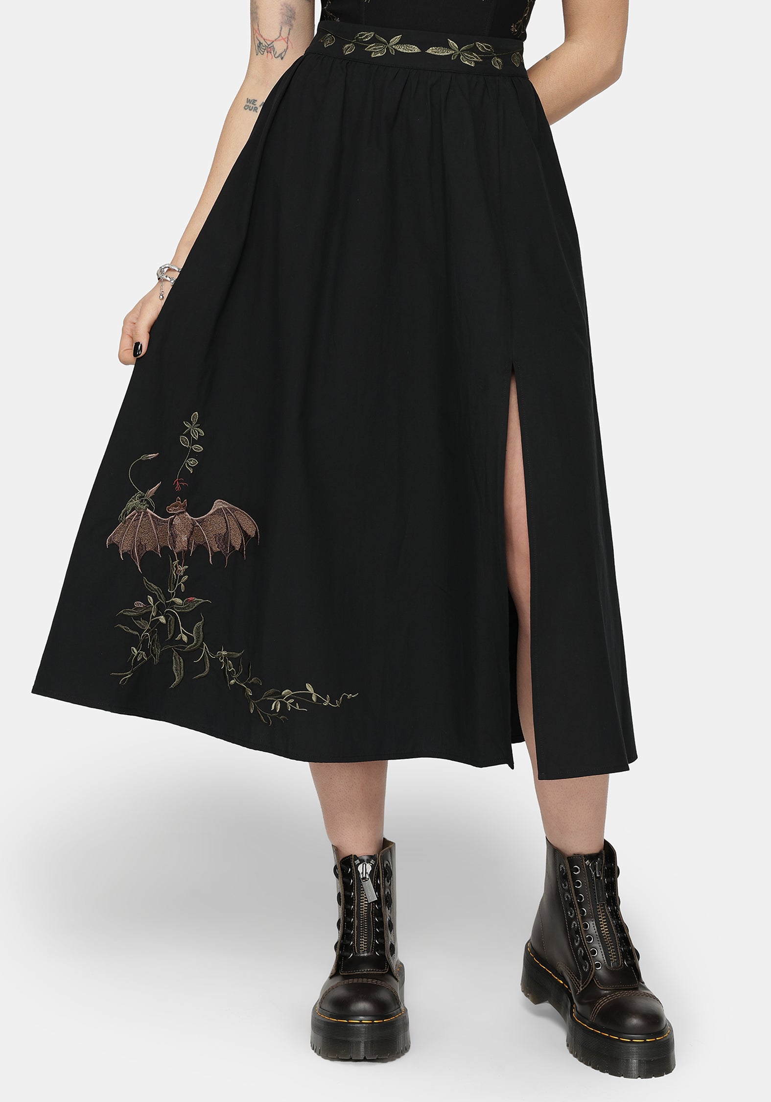 Morix5851です。 Orena Bat Embroidered Midaxi Skirt – Disturbia