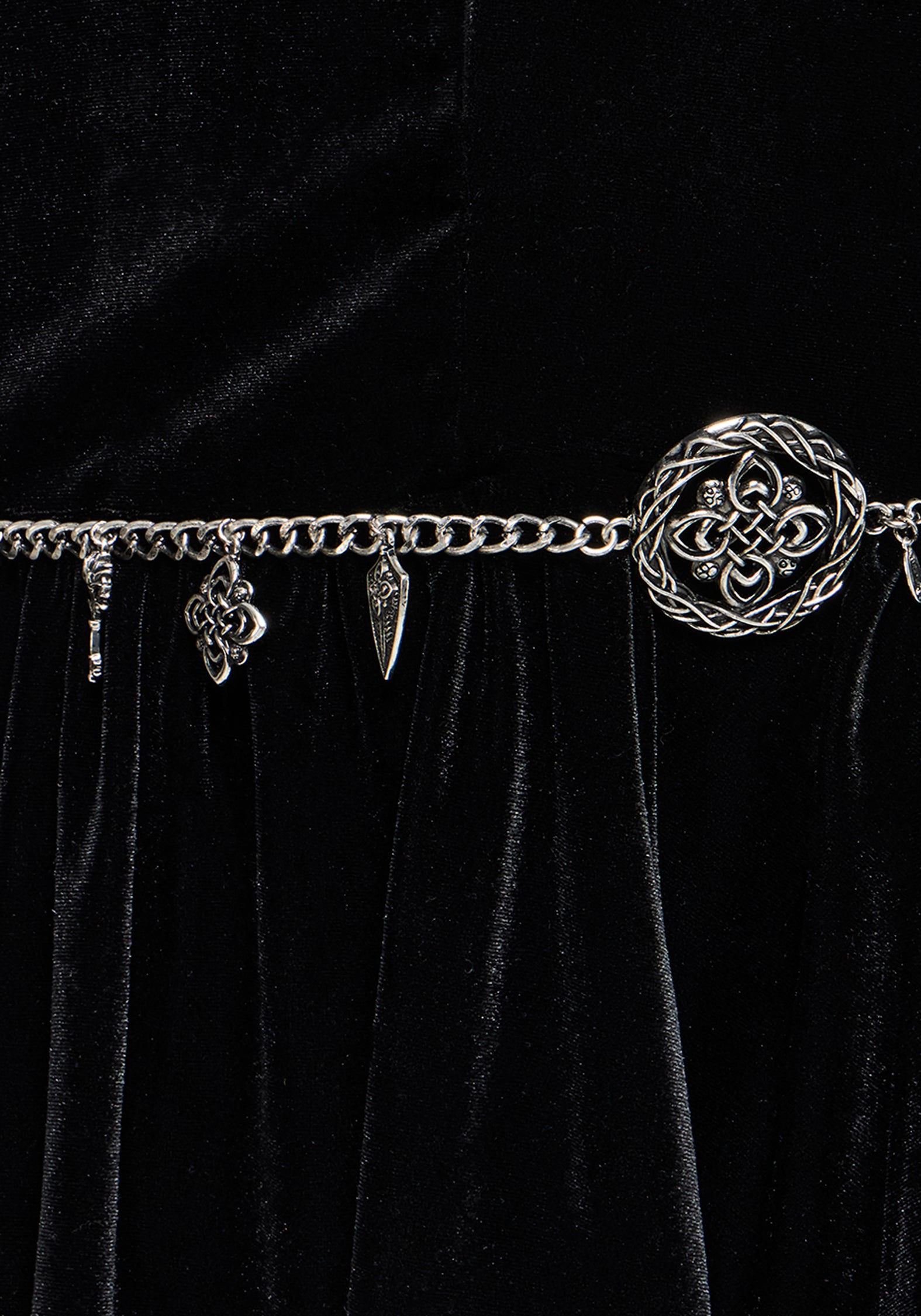 Gorthe Drop Charm Chain Belt