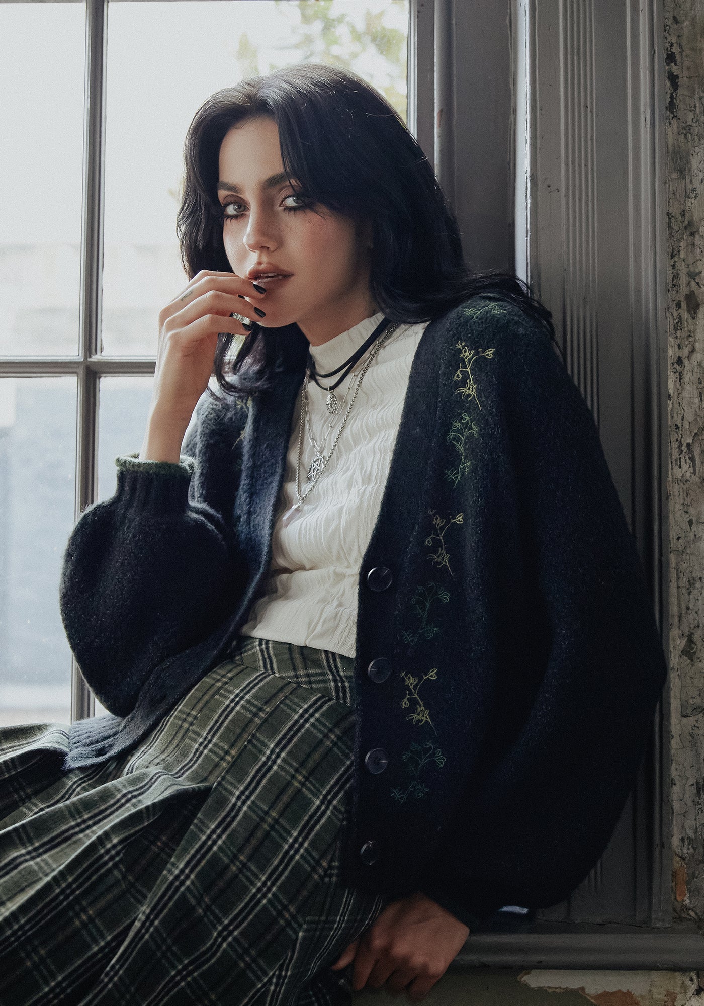 Dawsonia Embroidered Knit Crop Cardigan | Disturbia - Shop Women's