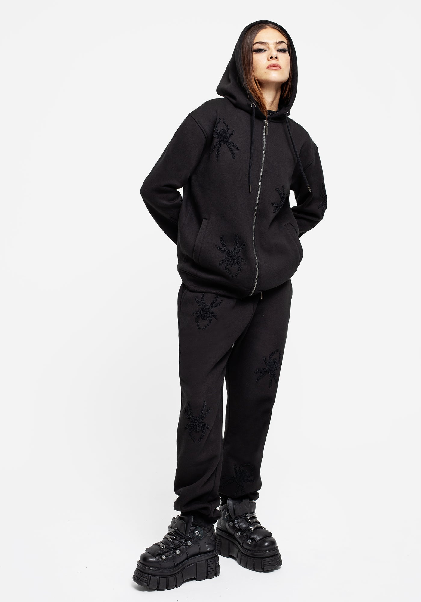 AW24INX137_Hunstman_Spider_EMb