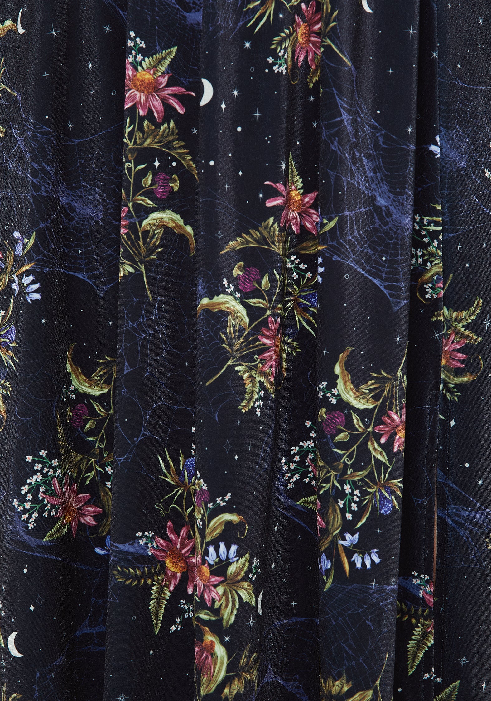 Lu.rumika I-Line Skirt/ブラックフラワー Cleome Floral Spiderweb Velour Midi Skirt | Disturbia - Shop