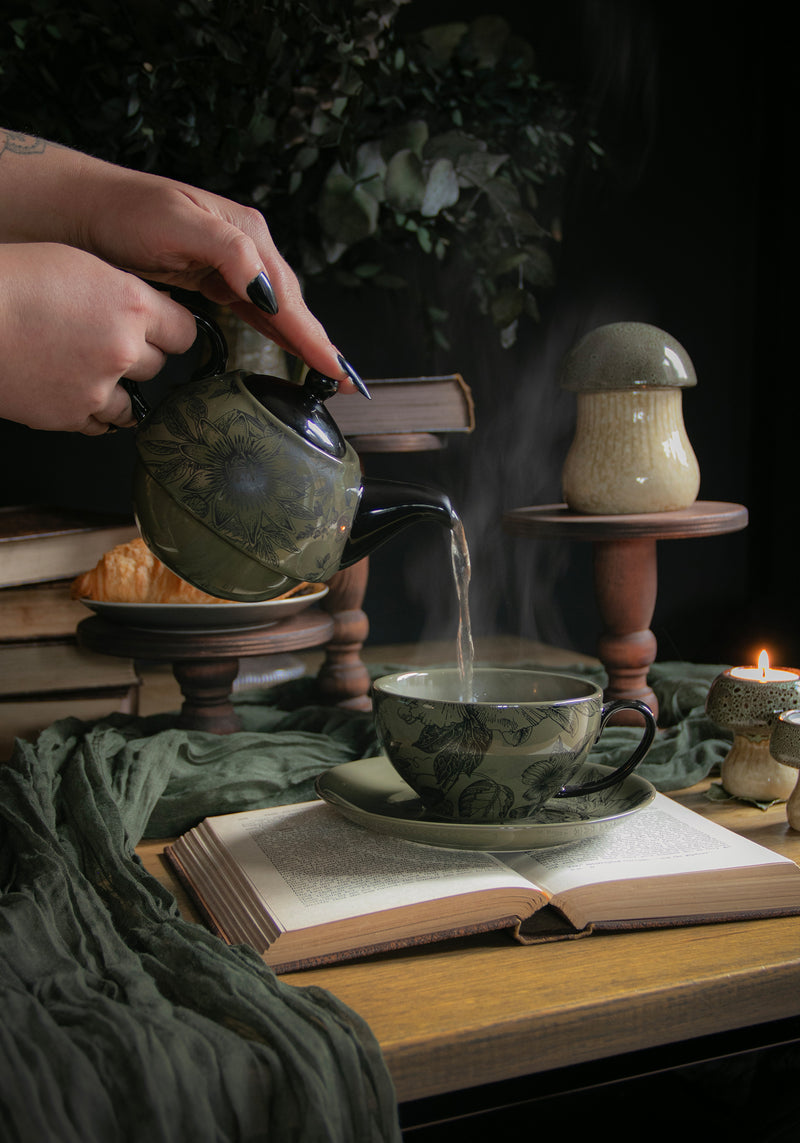 Konshu Floral Teapot and Teacup Set (3 Piece Set)