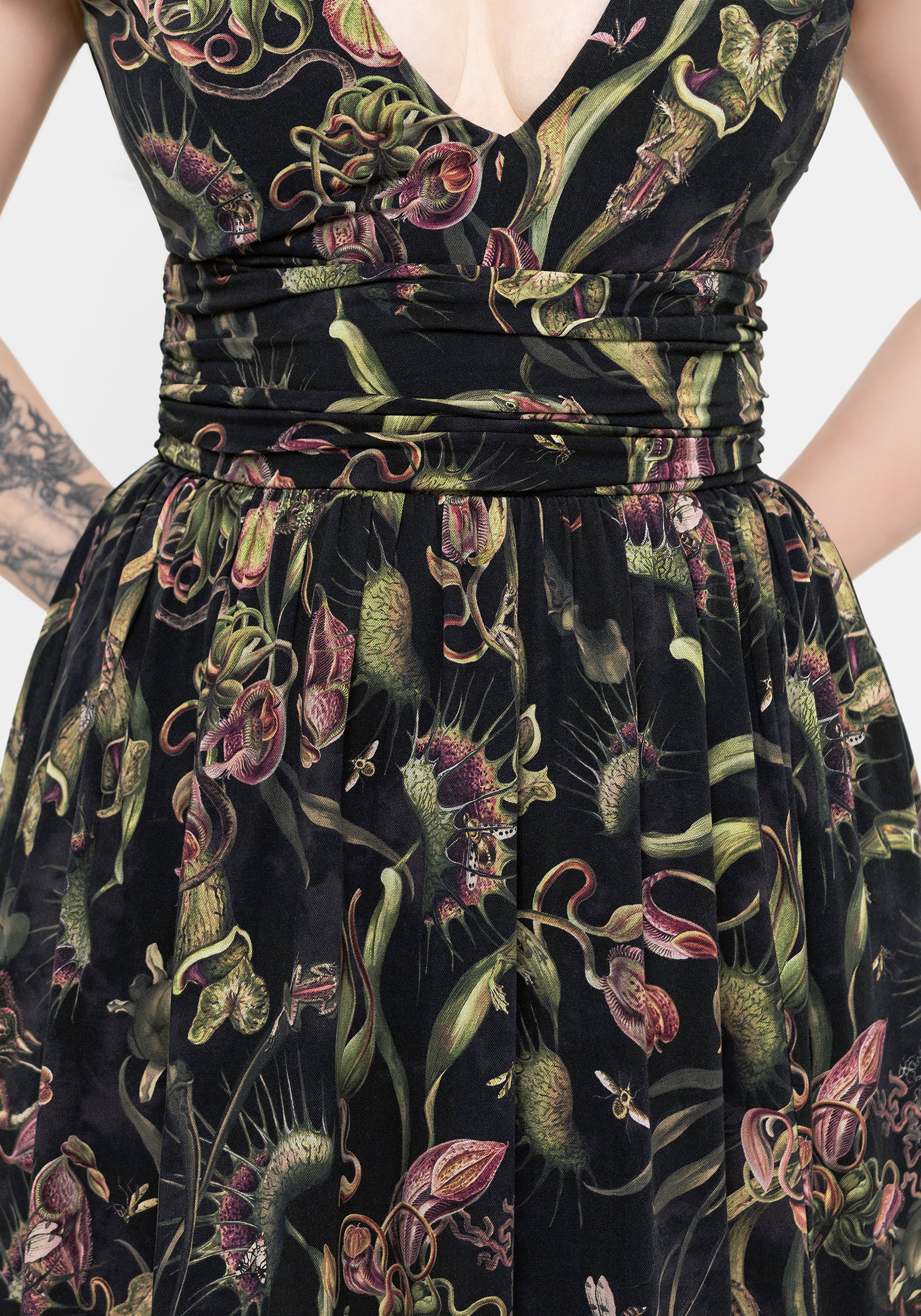 Dionaea Flytrap Print Plunge Maxi Dress – Disturbia