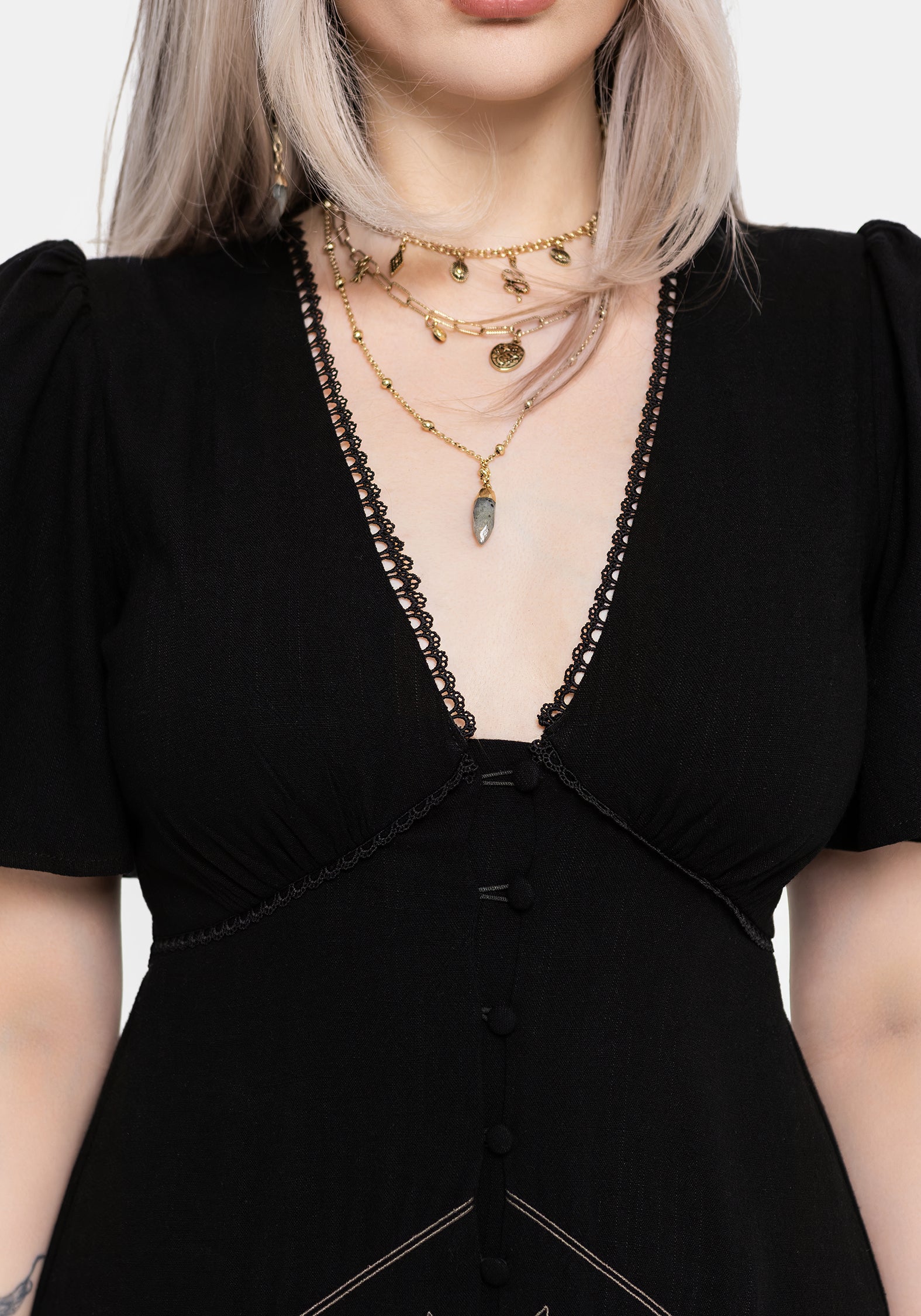 Dionaea Flytrap Embroidered Tiered Midaxi Dress – Disturbia