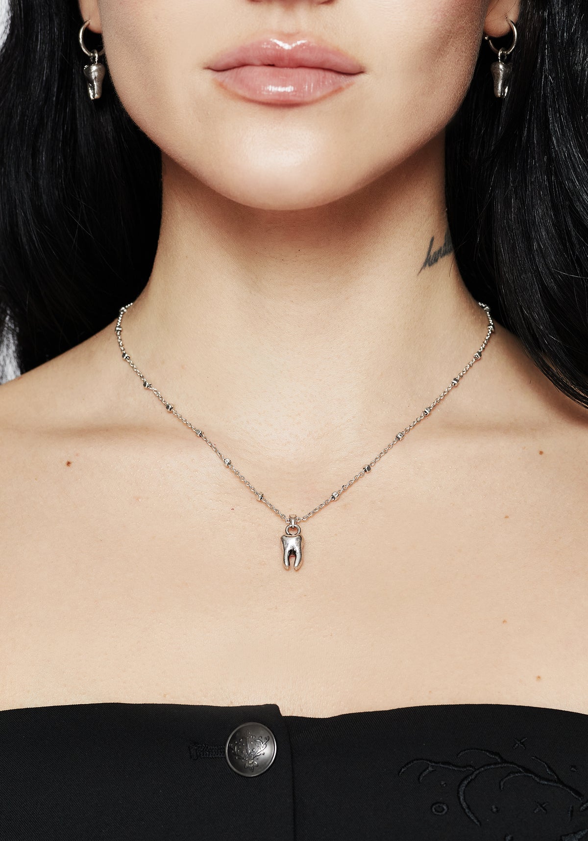 Tooth Pendant Necklace