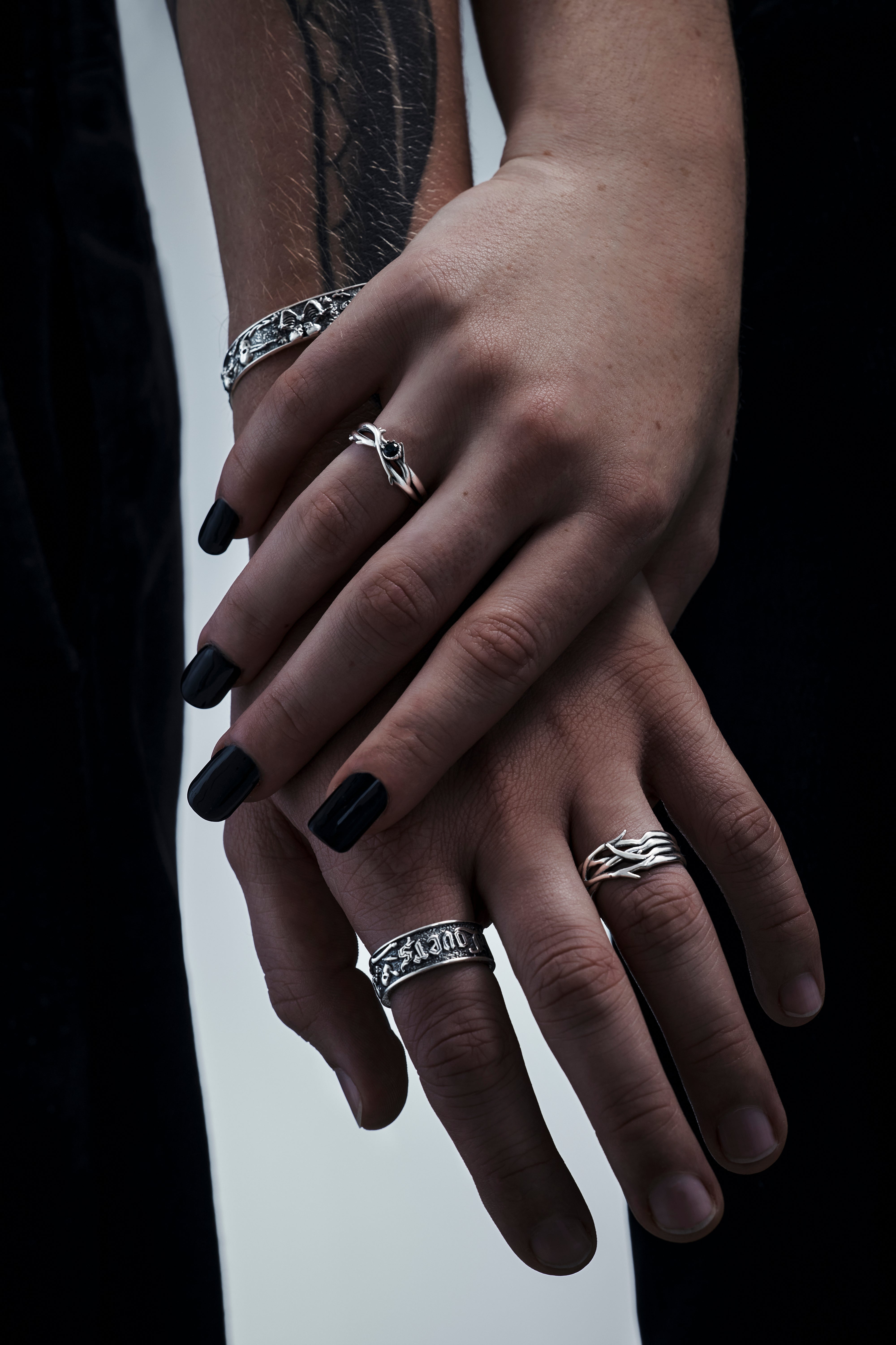Rosethorn Sterling Silver Black Spinel Band - 9mm – Disturbia