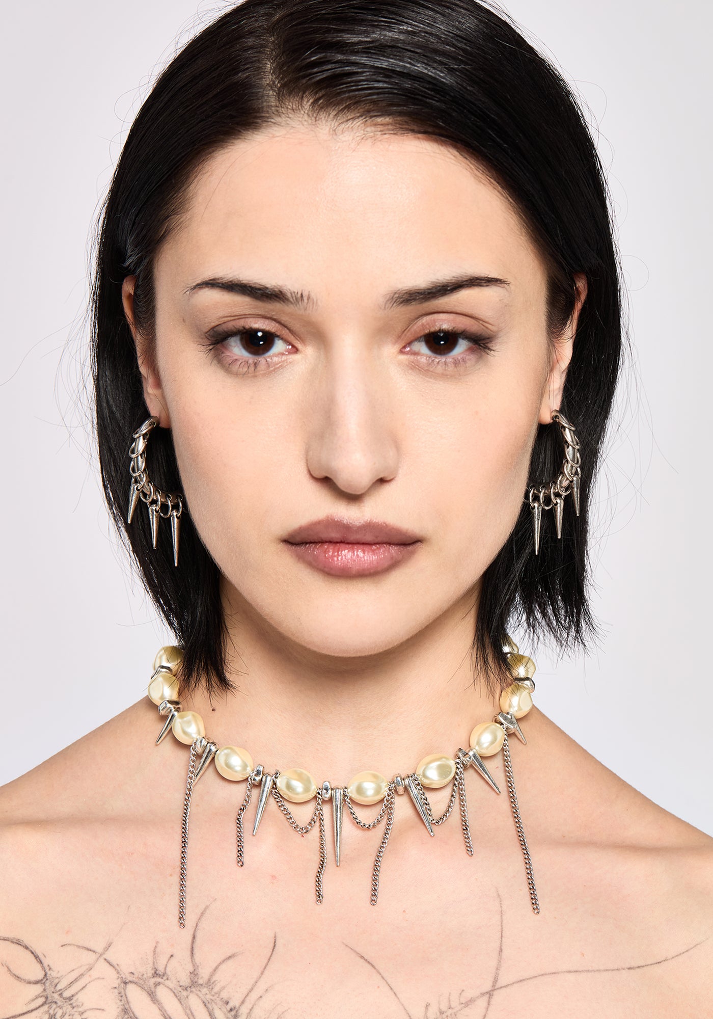 Flittex Spike Faux Pearl Choker – Disturbia