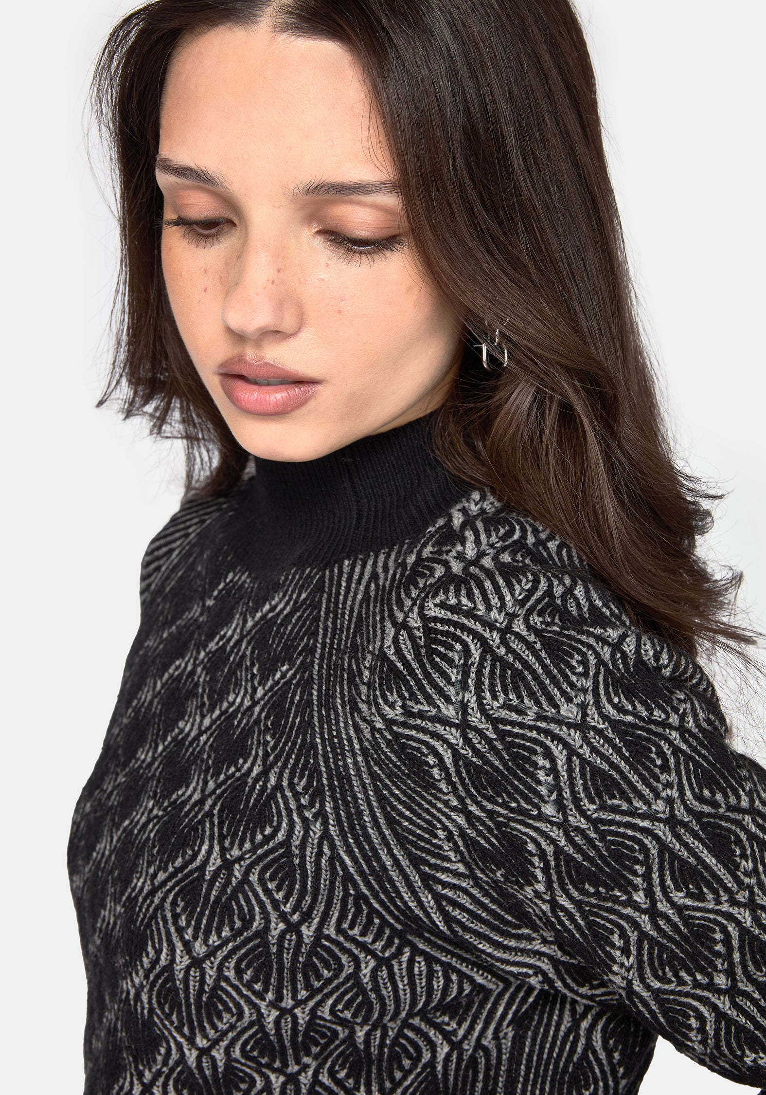 Edna Cotton Leaf Ribbed Funnel Neck Sweater - Black