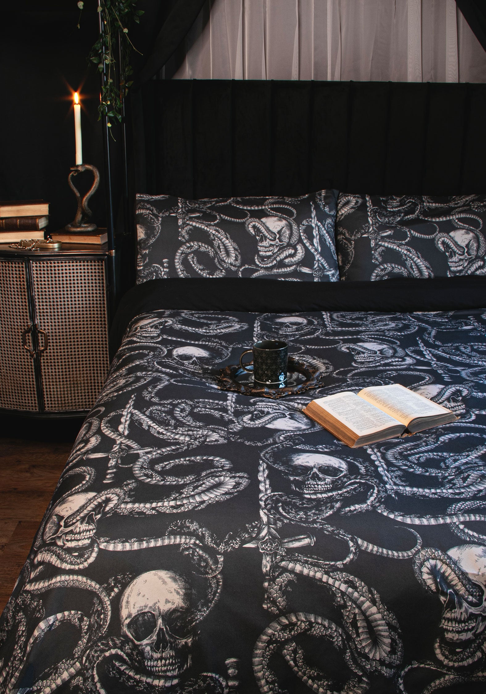 Ophion Bedding Set - US Queen
