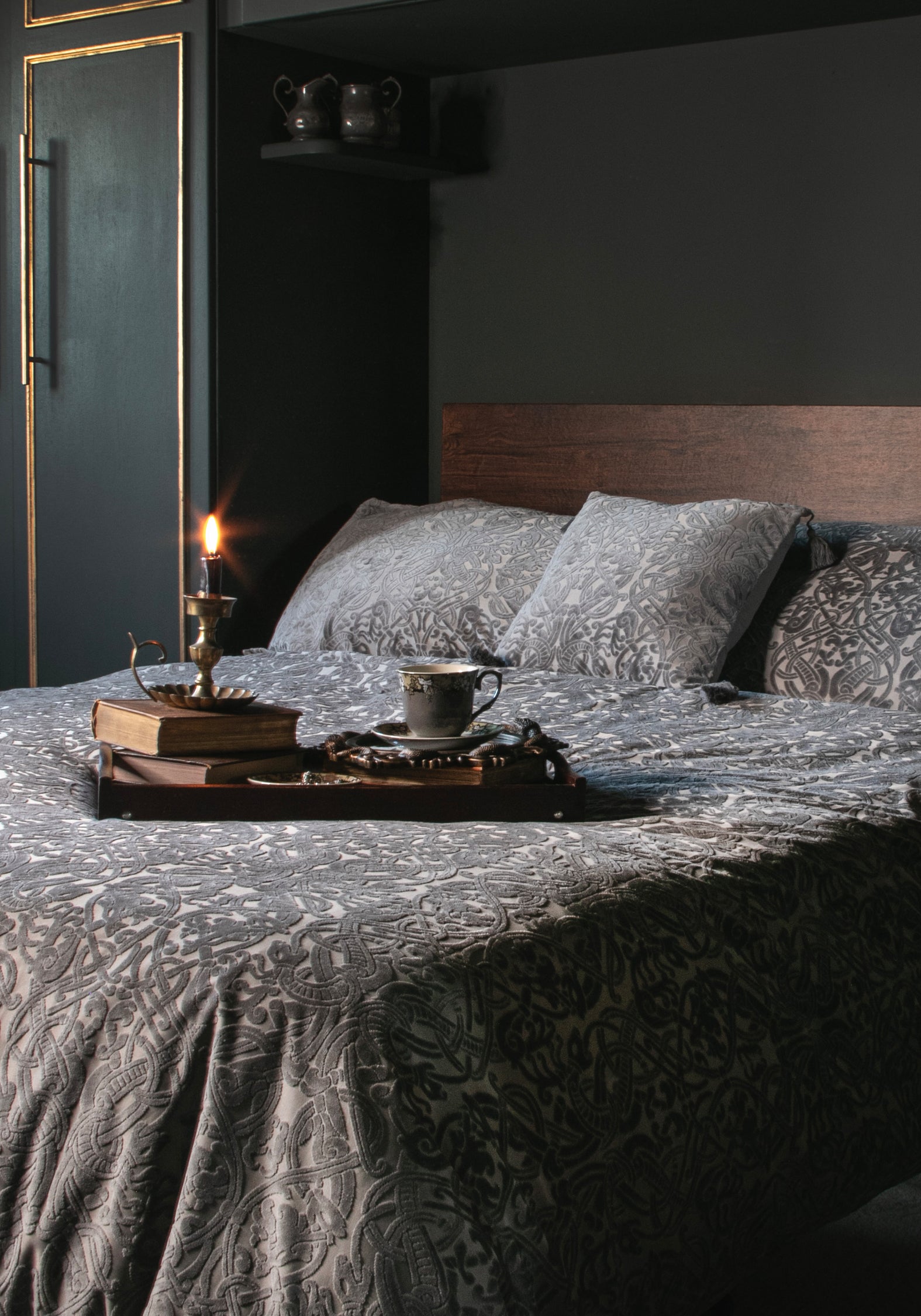 Branwyn Dragon Velvet Bedding (US King)