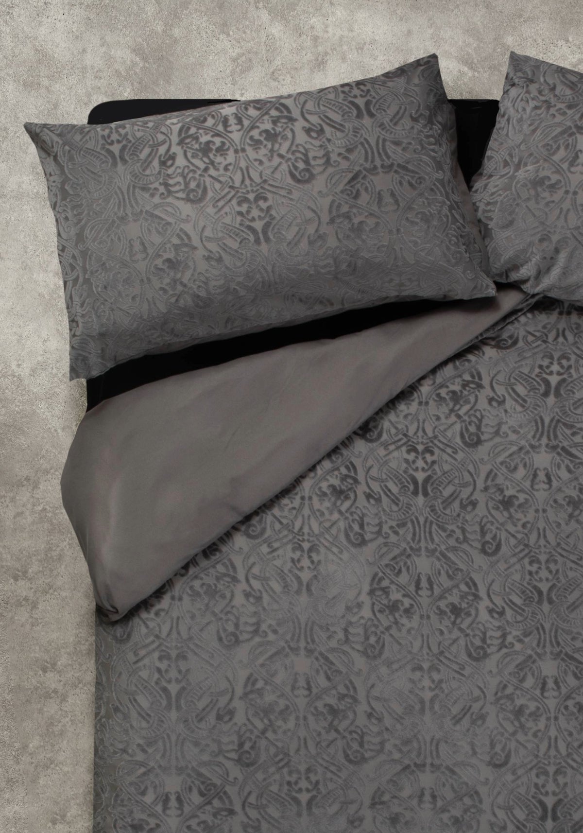 Branwyn Dragon Velvet Bedding (US King)