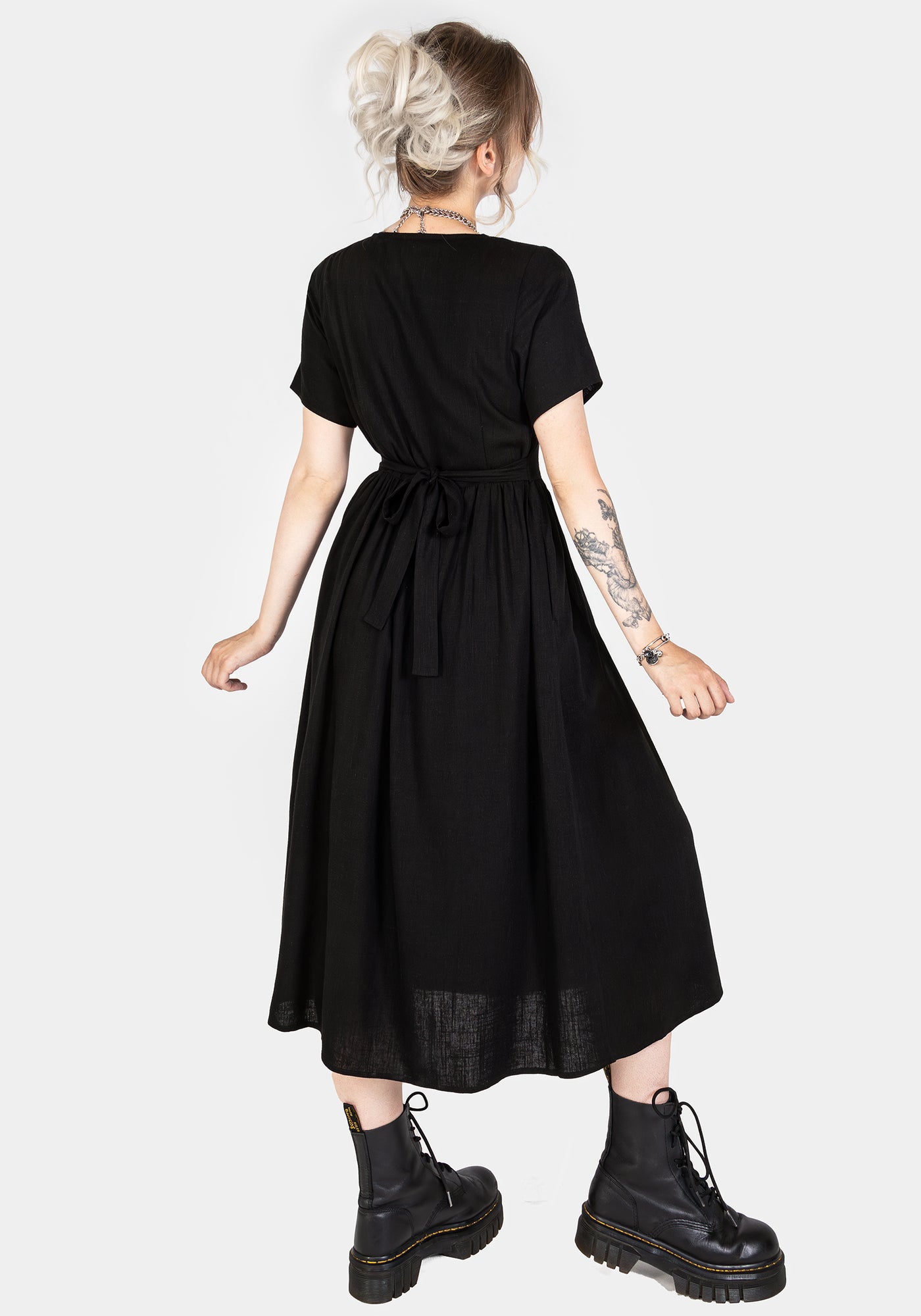 rowan midi dress Rowan Linen Button Up Midi Dress | Disturbia