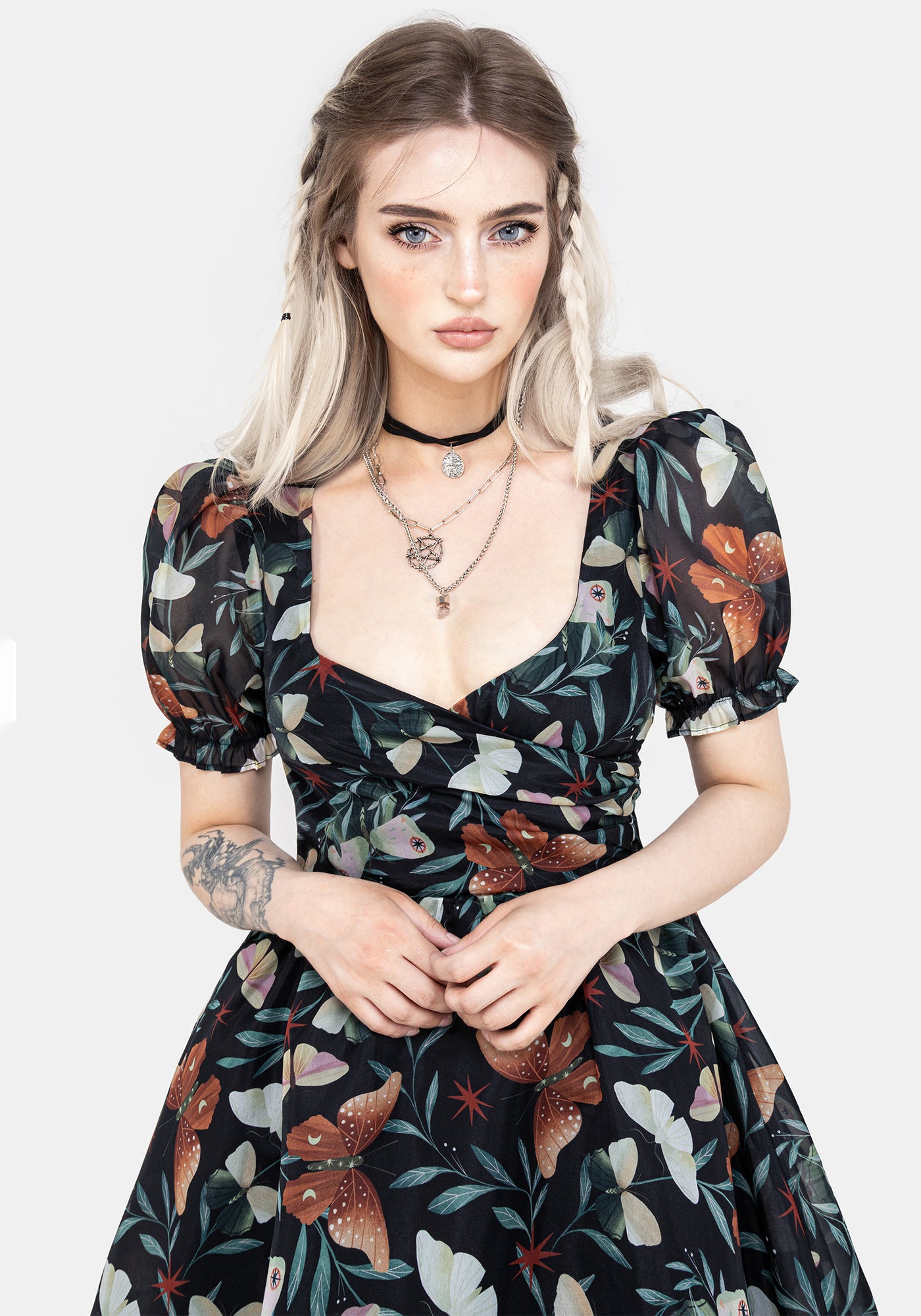 mariposa puff sleeve organza midi dress Mariposa Puff Sleeve Organza Midi Dress | Disturbia