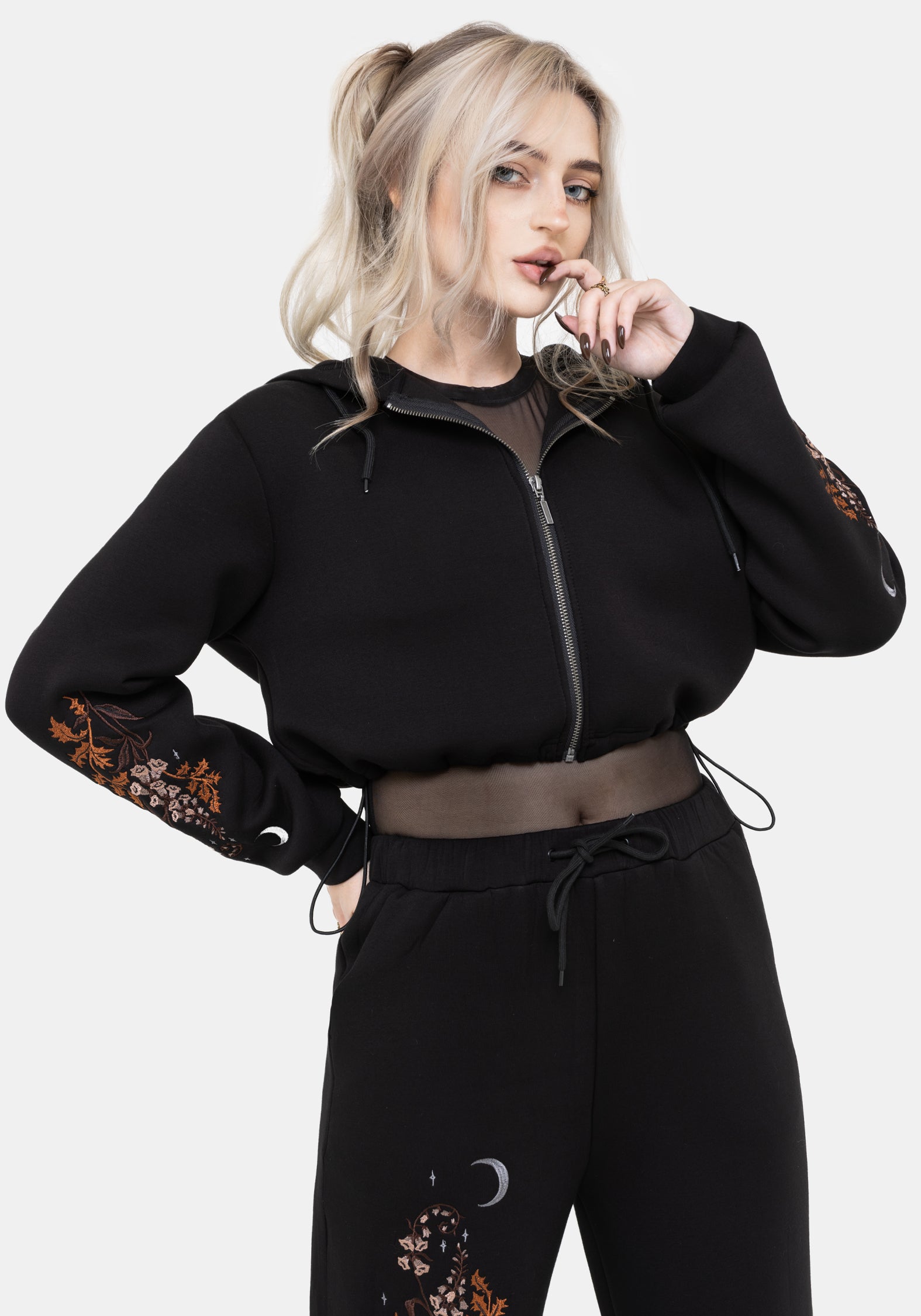 Foxglove Embroidered Zip Up Cropped Hoodie – Disturbia