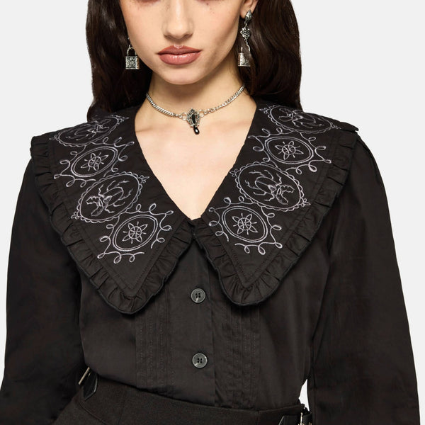 cavori Alice Blouse カラー：ブラック Alira Bug Embroidered Collar Long Sleeved Blouse – Disturbia