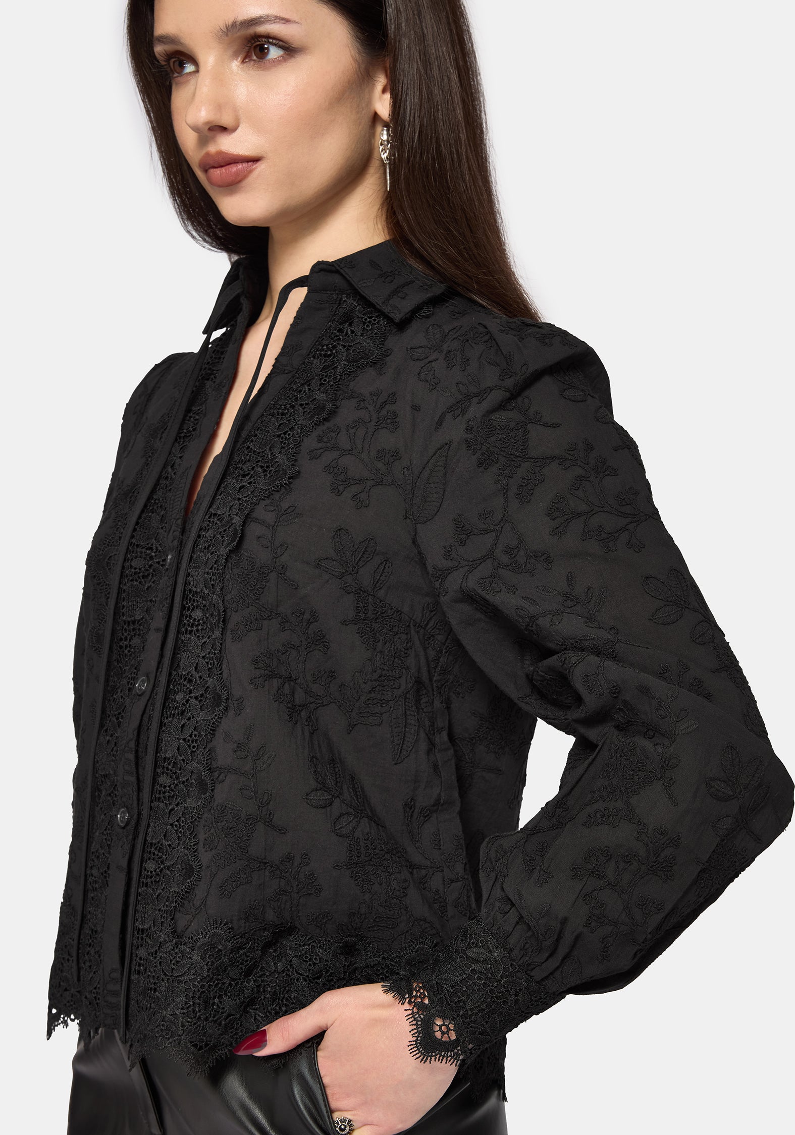 Lila Scallop Lace Open Collar Shirt – Disturbia