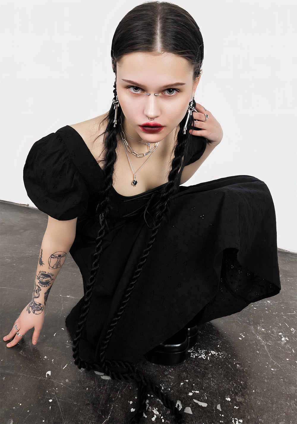 SS23M85_LITHA_LACE_UP_DETAIL_M